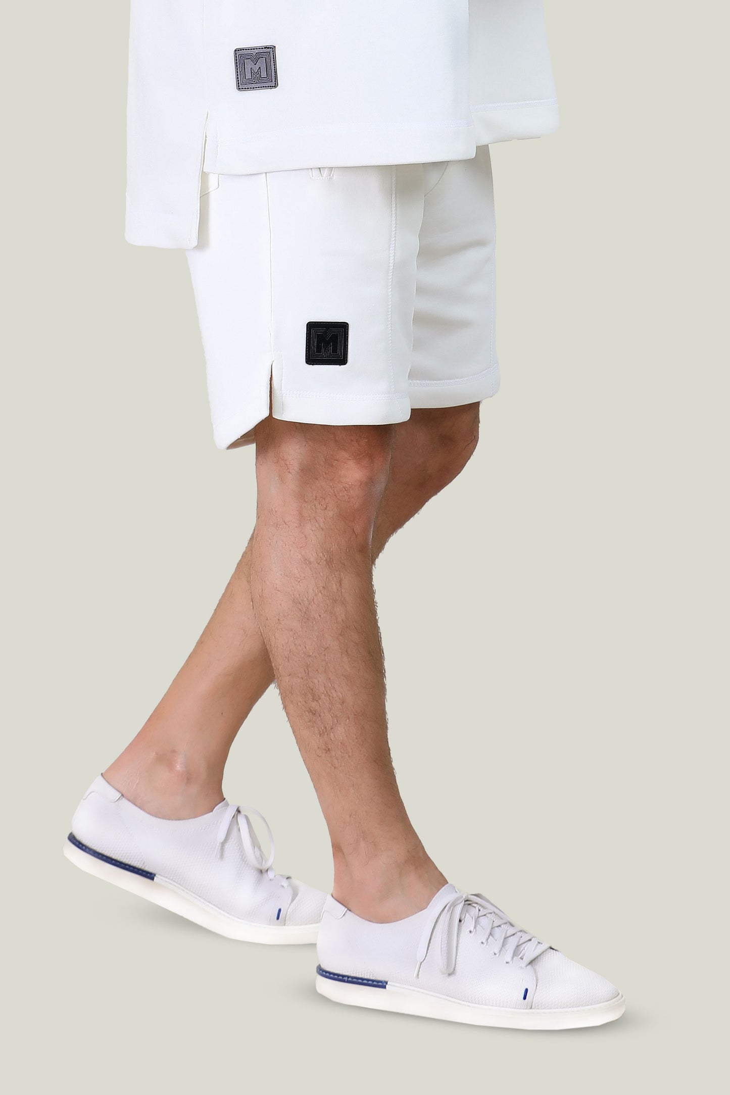 MNML - SHORTS - WHITE