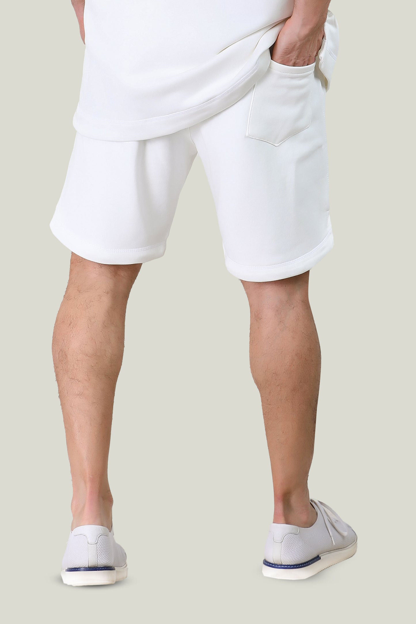 MNML - SHORTS - WHITE